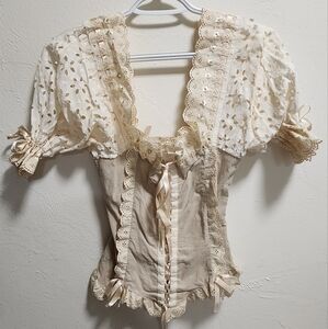 Pretty vintage style lace   blouse
